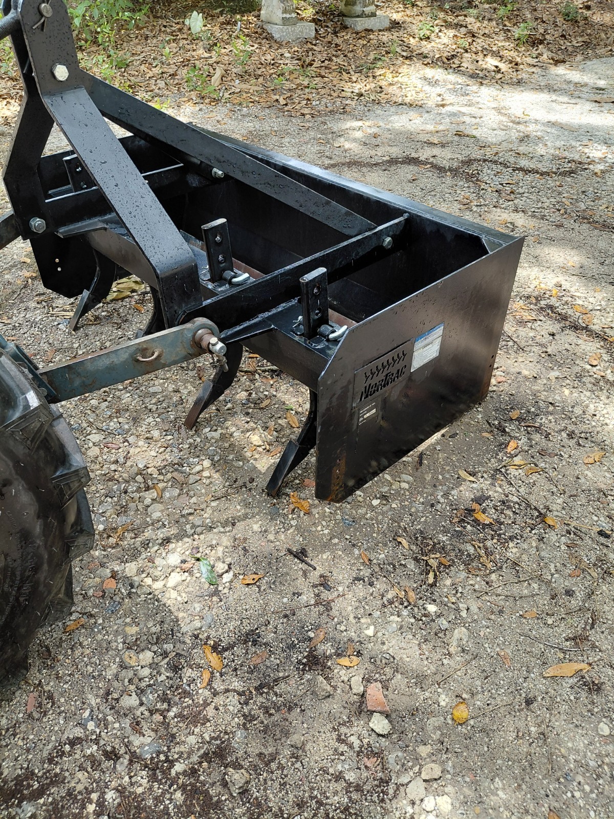 Box Blade/Scraper 48 in. Cat. 1, 3-pt. Hitch, 4 Rippers, NorTrac Brand w/Manual