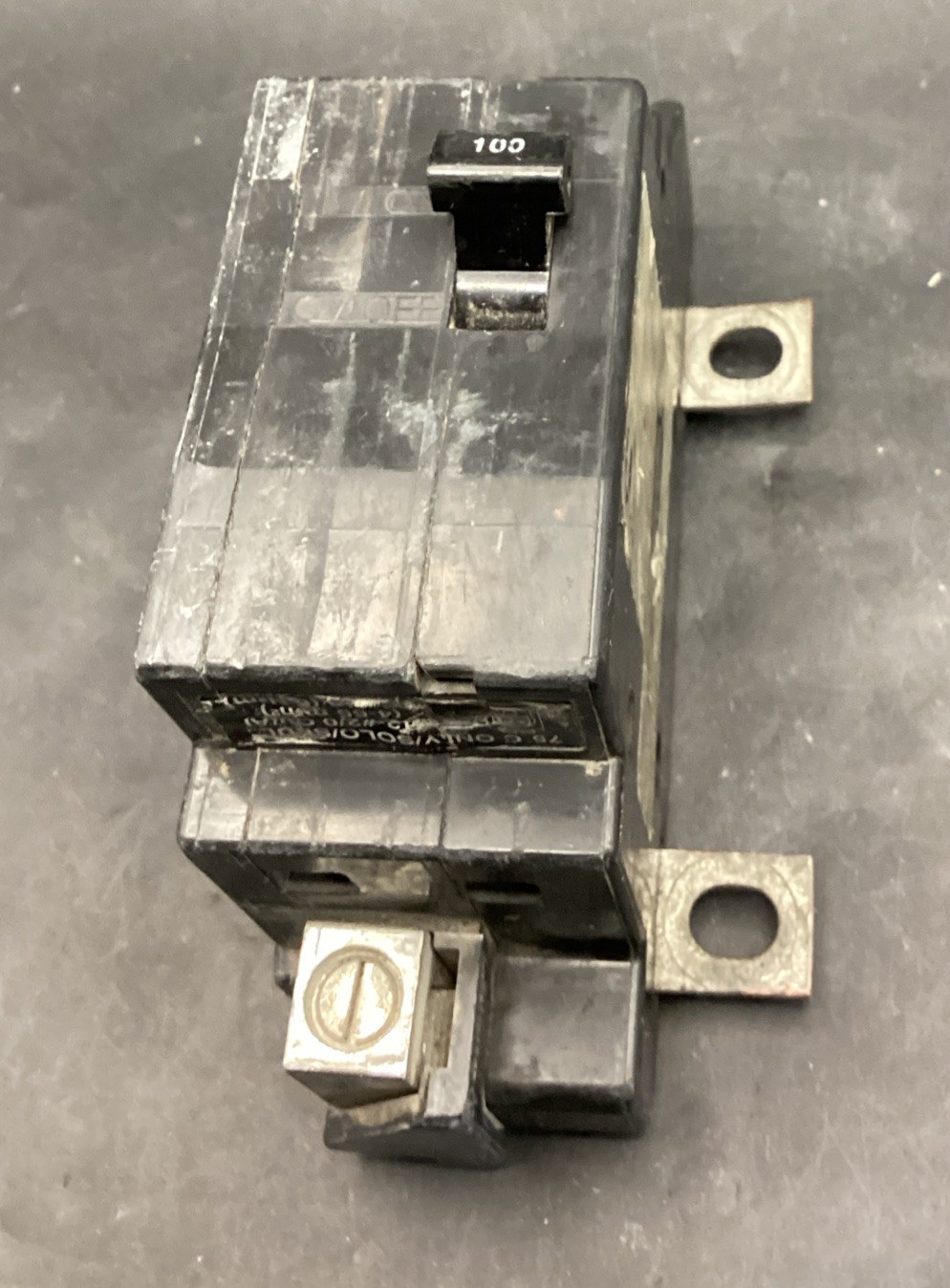 USED Square D QOM100VH8106 22kA 2 Pole 100 Amp Bolt On Main Circuit Breaker