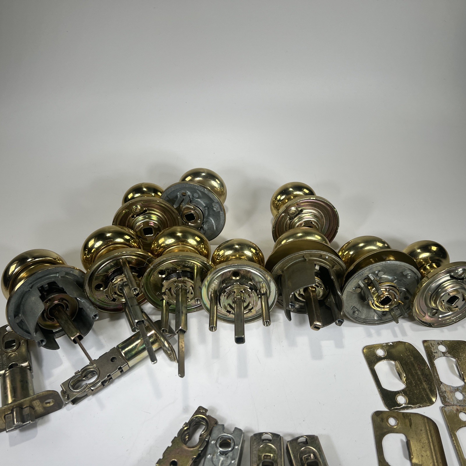 Schlage Brass Doorknobs Interior Locking Latches Door Jam Lot Of 10 NO KEYS