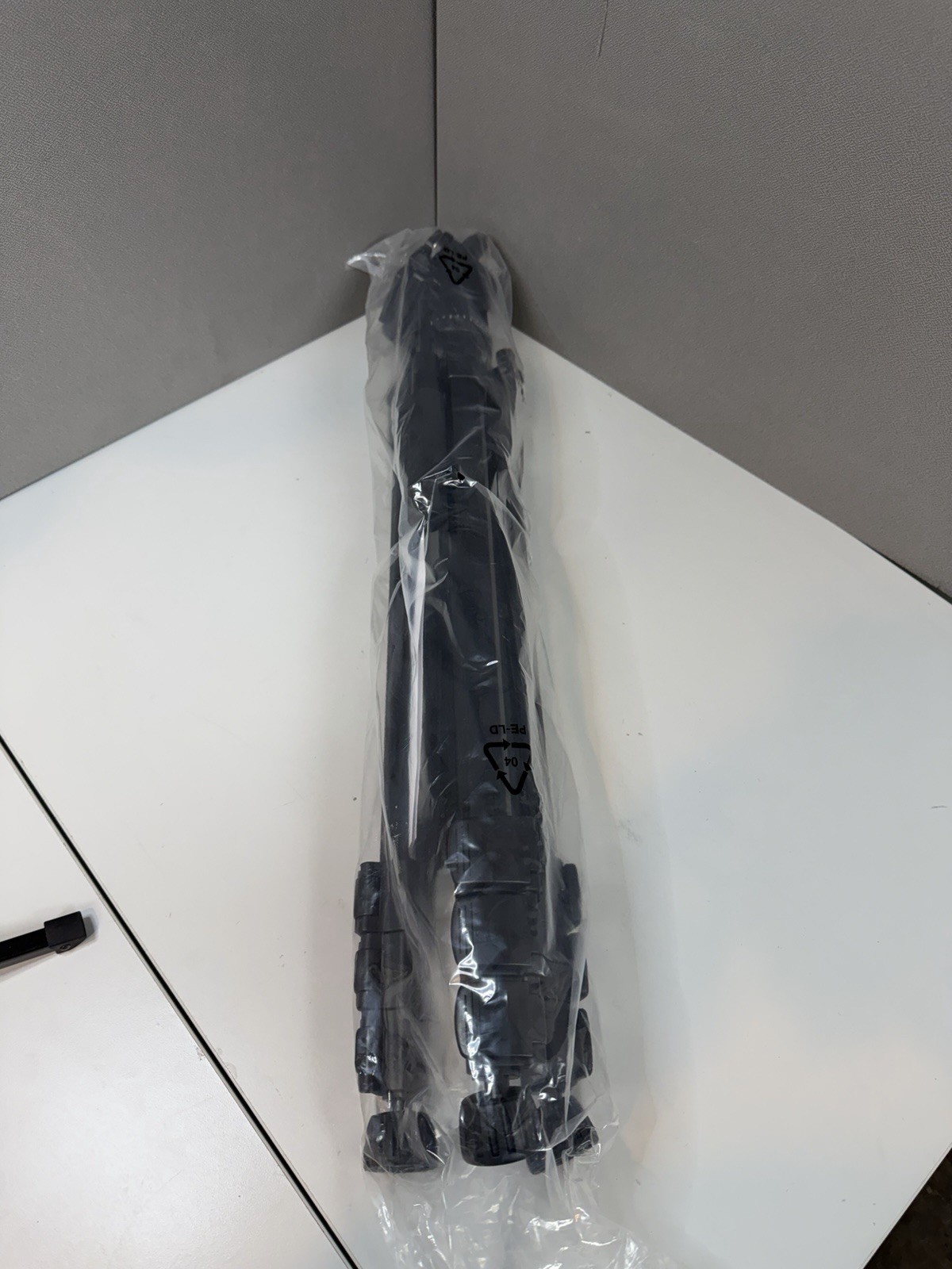 YUNTENG VCT-999 Extendable Steady Tripod Brand New in Box Free Shipping
