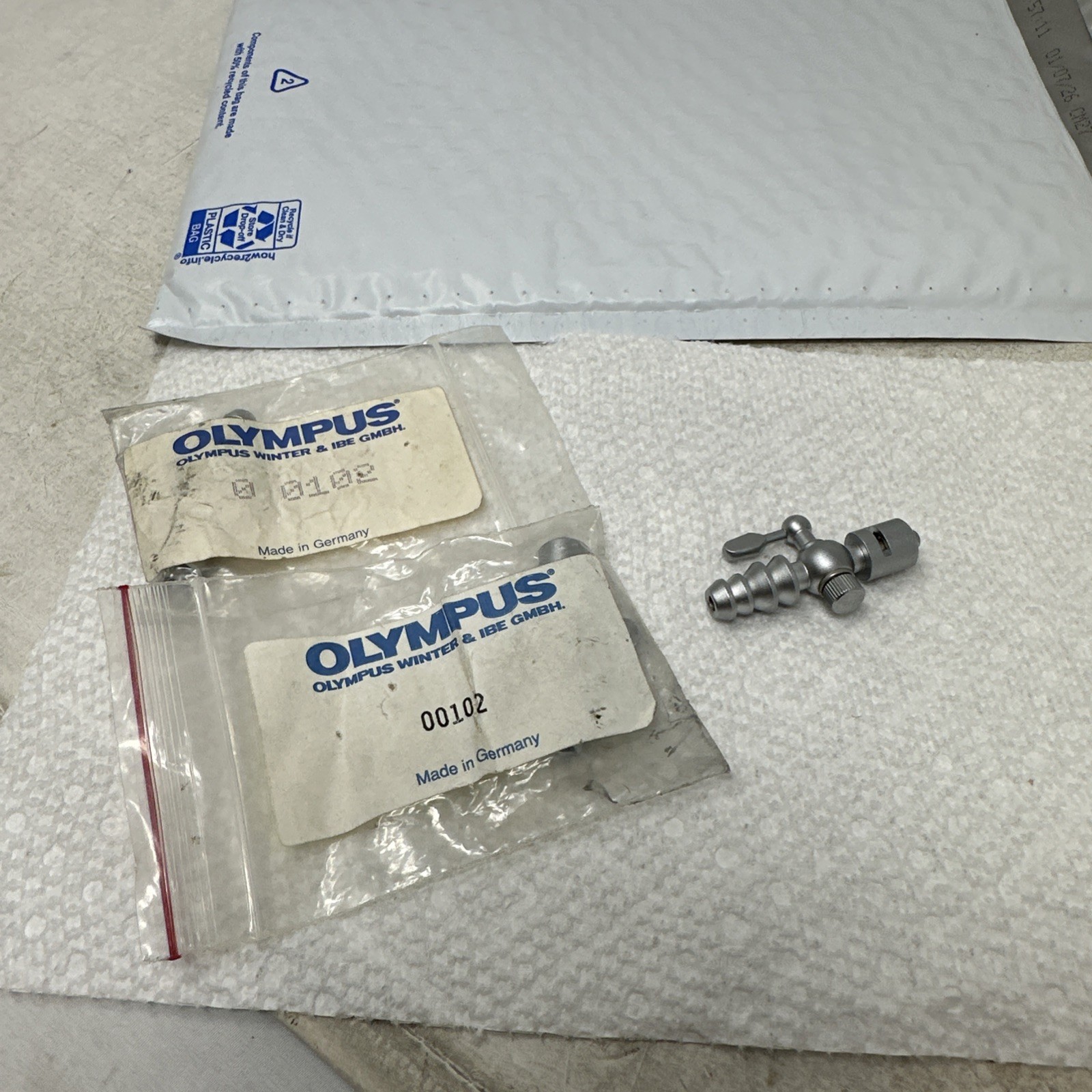 Lot of 3 – Olympus Winter & IBE GMBH Universal Stopcock, Luer Lock – 00102