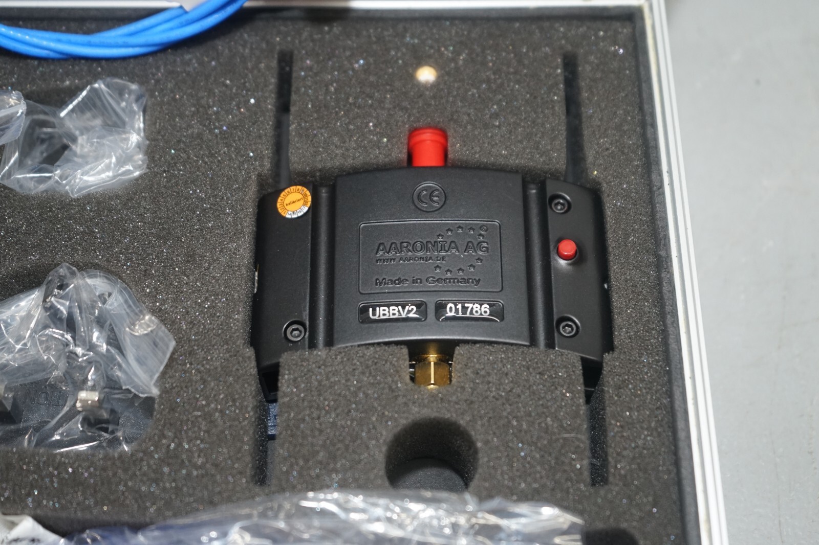 ^ Aaronia EMC Sniffer/Probe Set PBS1 DC – 9GHz & UBBV 2 40dB EMC Preamplifier