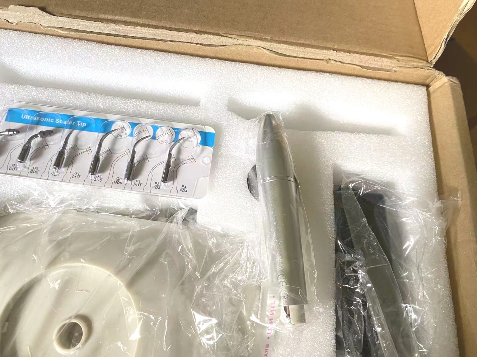 Denshine Ultrasonic Scaler YS-CS-A(V1) with LED Handpiece+6 Tips