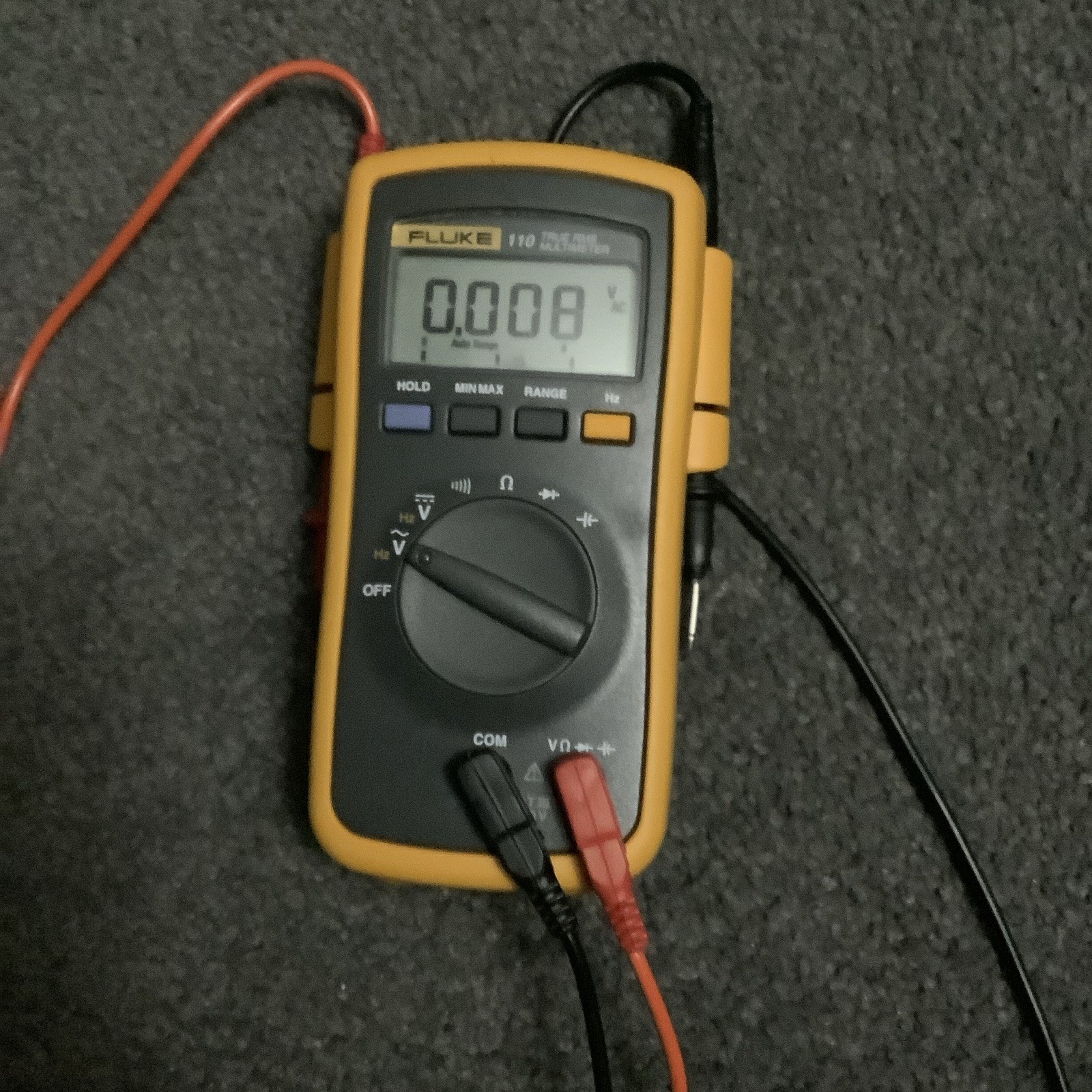 Fluke 110 True RMS Digital Multimeter CAT III 600V 6000 Count Auto-Ranging