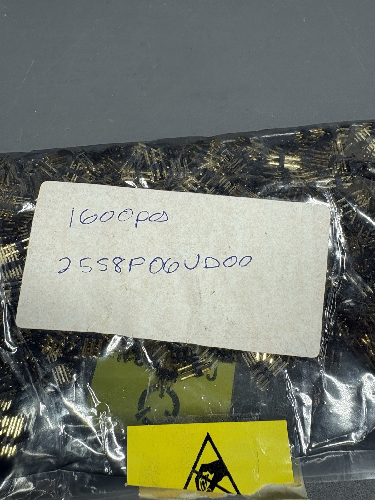 200 PCS 2-Pin 2.54mm Male Pin Header Gold Plated Through Hole PCB Connector