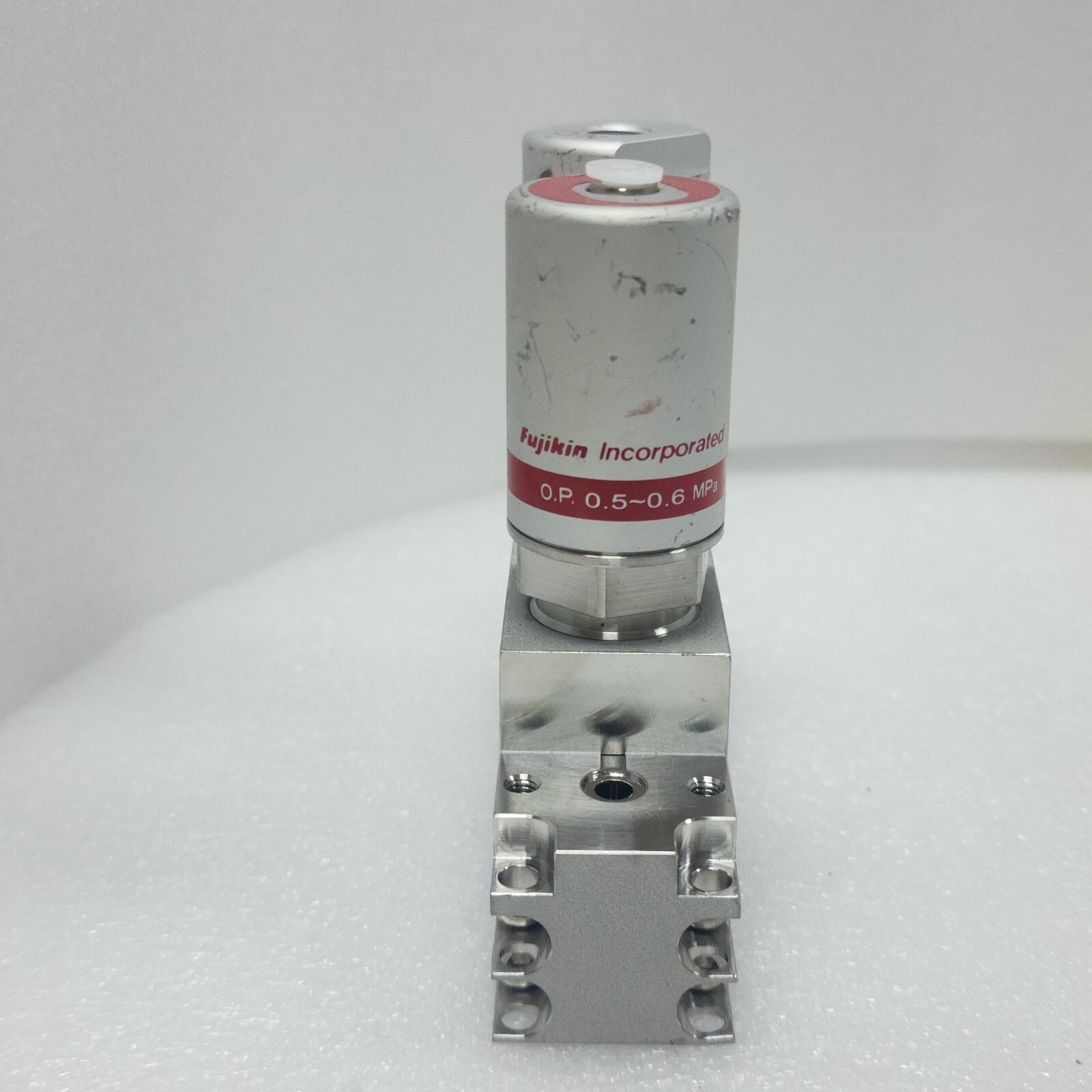 Lam 766-077821-501 R C , C No. 567512, Fujikin 0.5~0.6 Mpa NO Valve Assy,+97157
