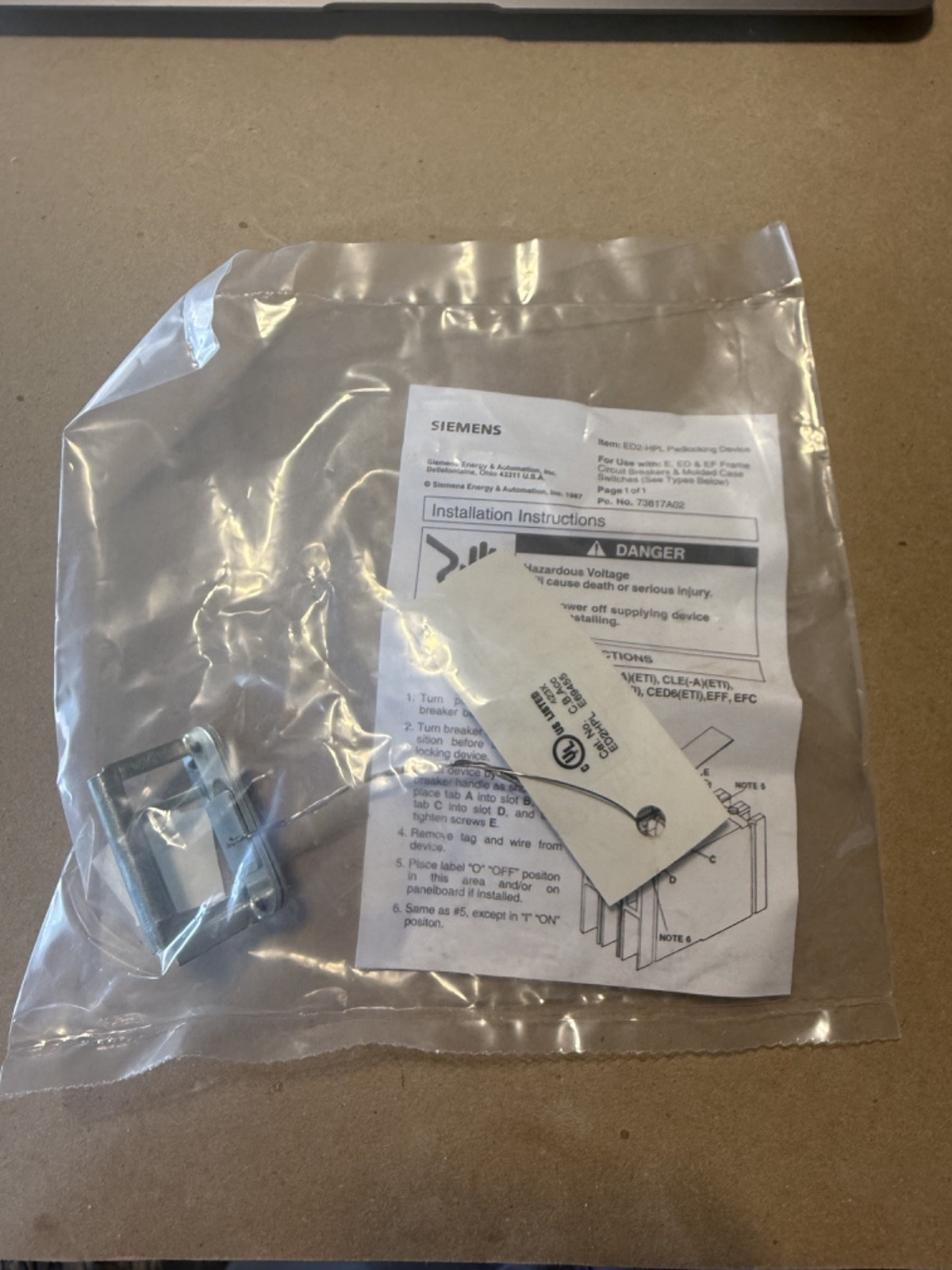 (1) NEW Siemens ED2HPL ED Frame Pad Lock – NEW IN STOCK – 5 Available