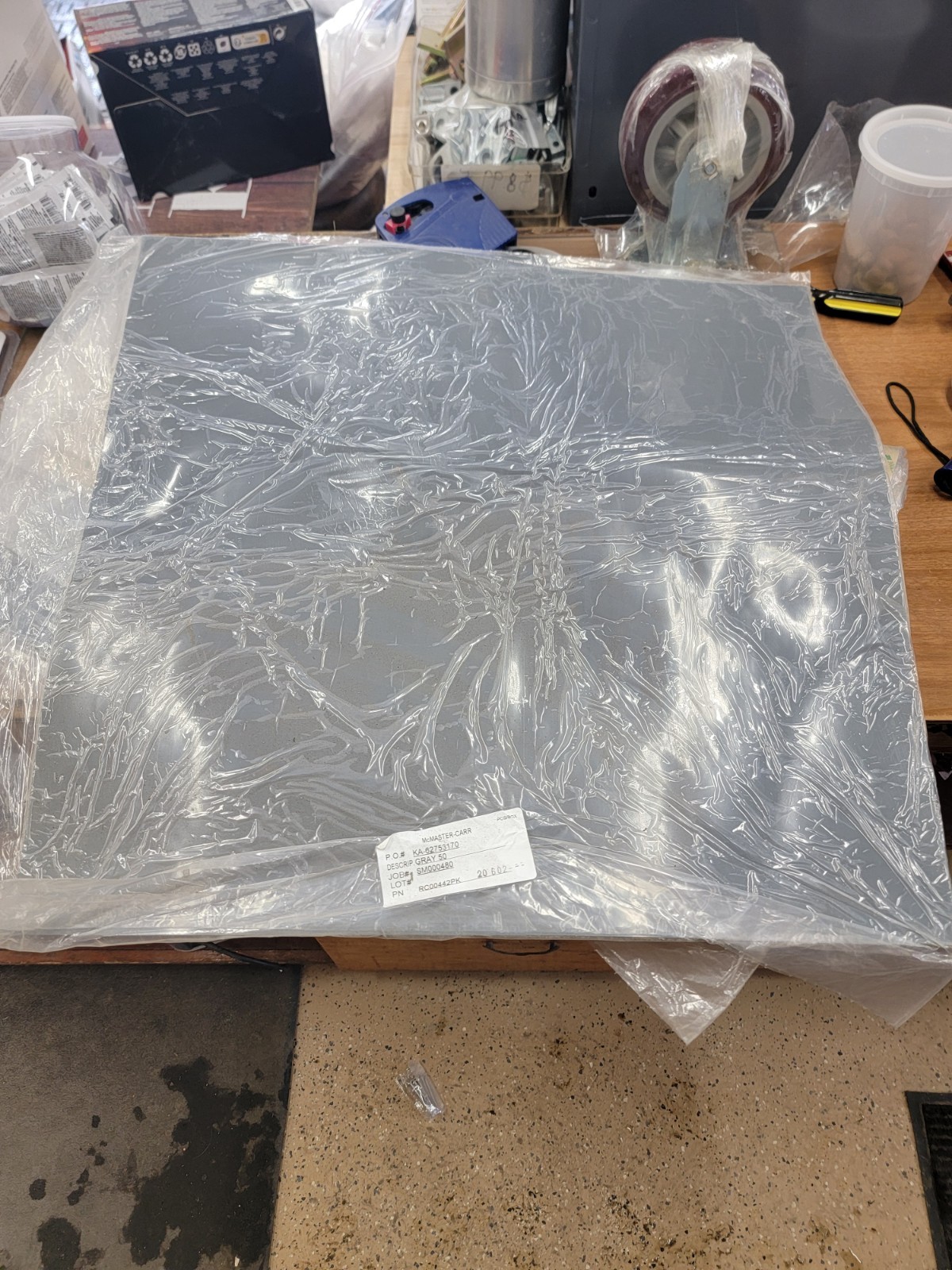 3M 300LSE Hi Strength, Hi Temp, Silicone Sht, Gray 24″ X 24″ X 2mm, Adhesive Bk.