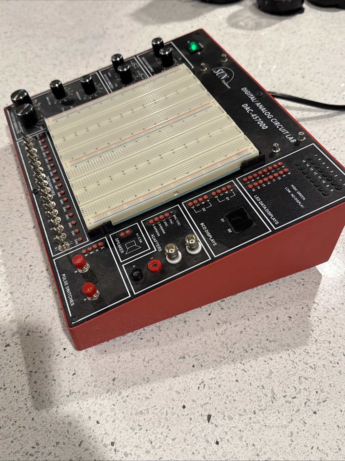 Sun Equipment Dac-457000 Digital And Analog Design Laboratory Breadboard
