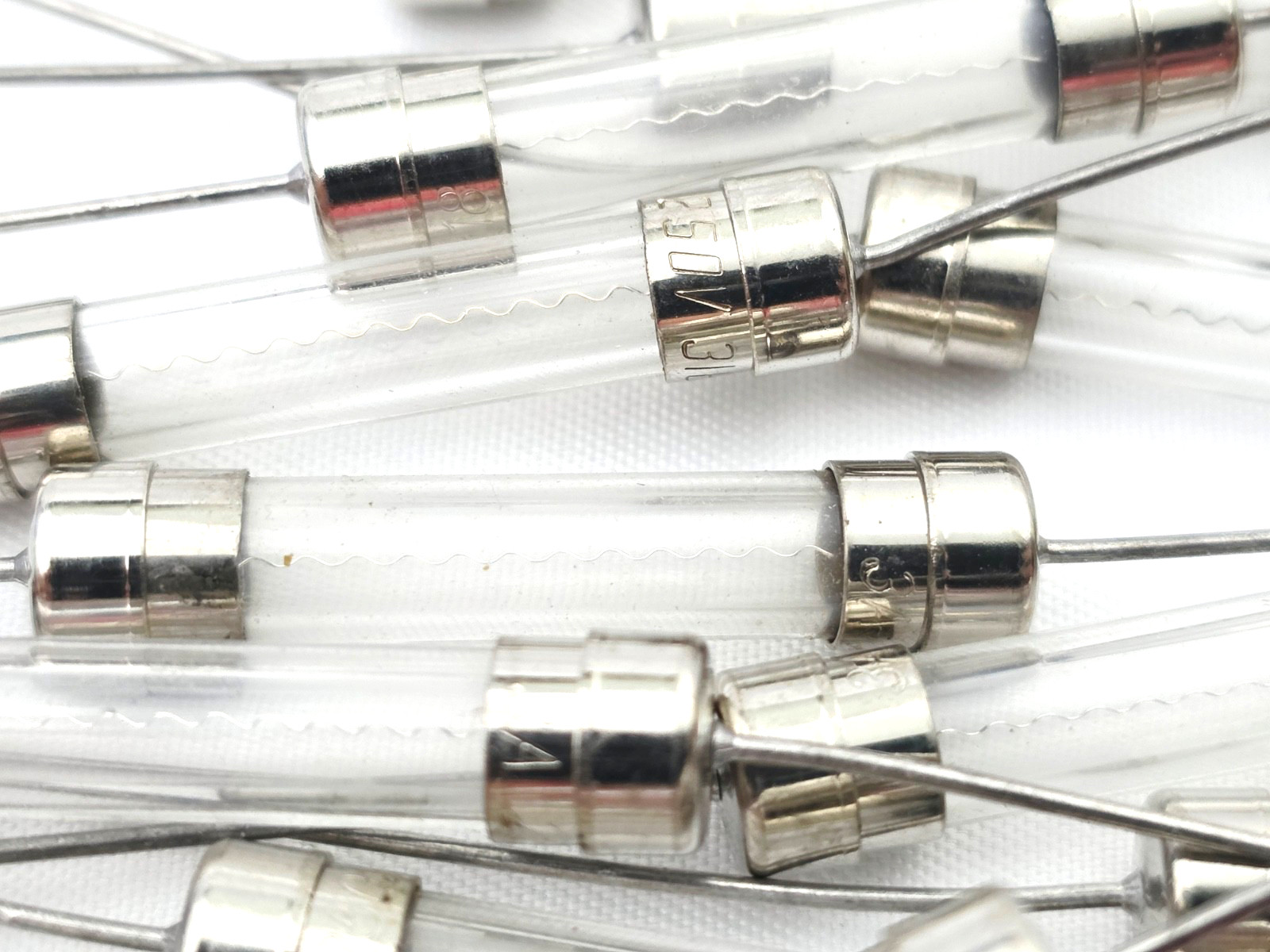 Lot of 50 Littelfuse 3AG 3A PT Fuses 3 Amp 250 Volt 318003 Pigtail Fuse