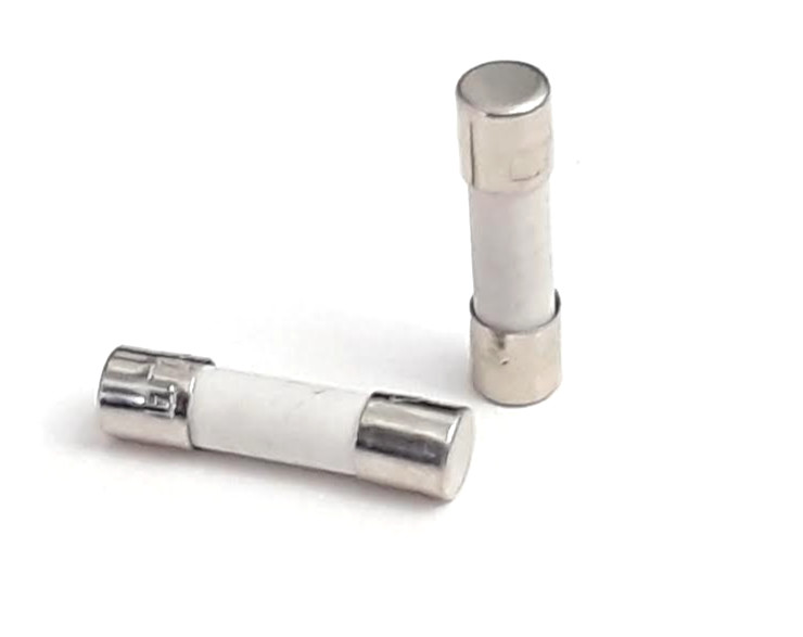 SET OF 2 T 15A 250V P T15A SLOW BLOW CERAMIC LF LITTELFUSE FUSES T15A250V P