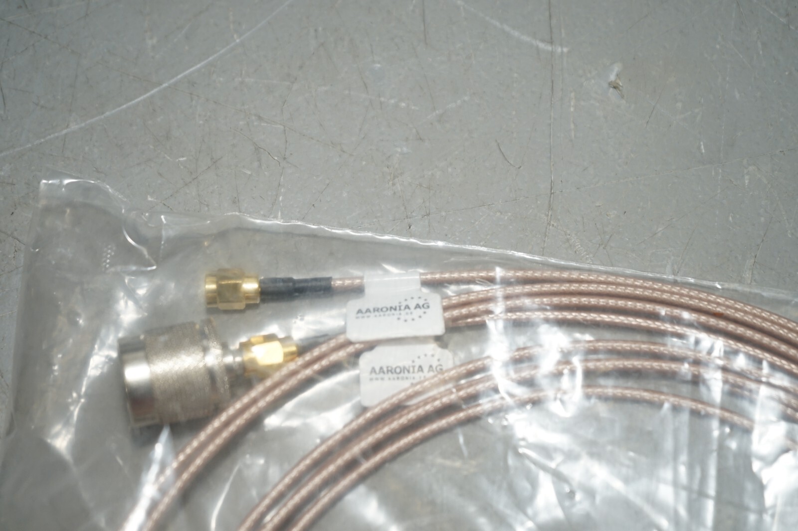 ^ Aaronia EMC Sniffer/Probe Set PBS1 DC – 9GHz & UBBV 2 40dB EMC Preamplifier