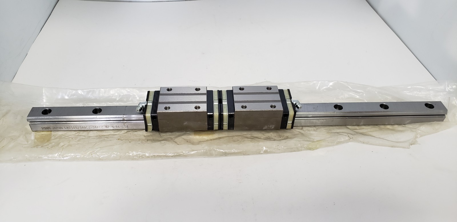 NSK LH250520ANC2-04KCZ W2 N 86-004 LINEAR GUIDE RAIL W/BEARING BLOCK 20-1/2″ NNB