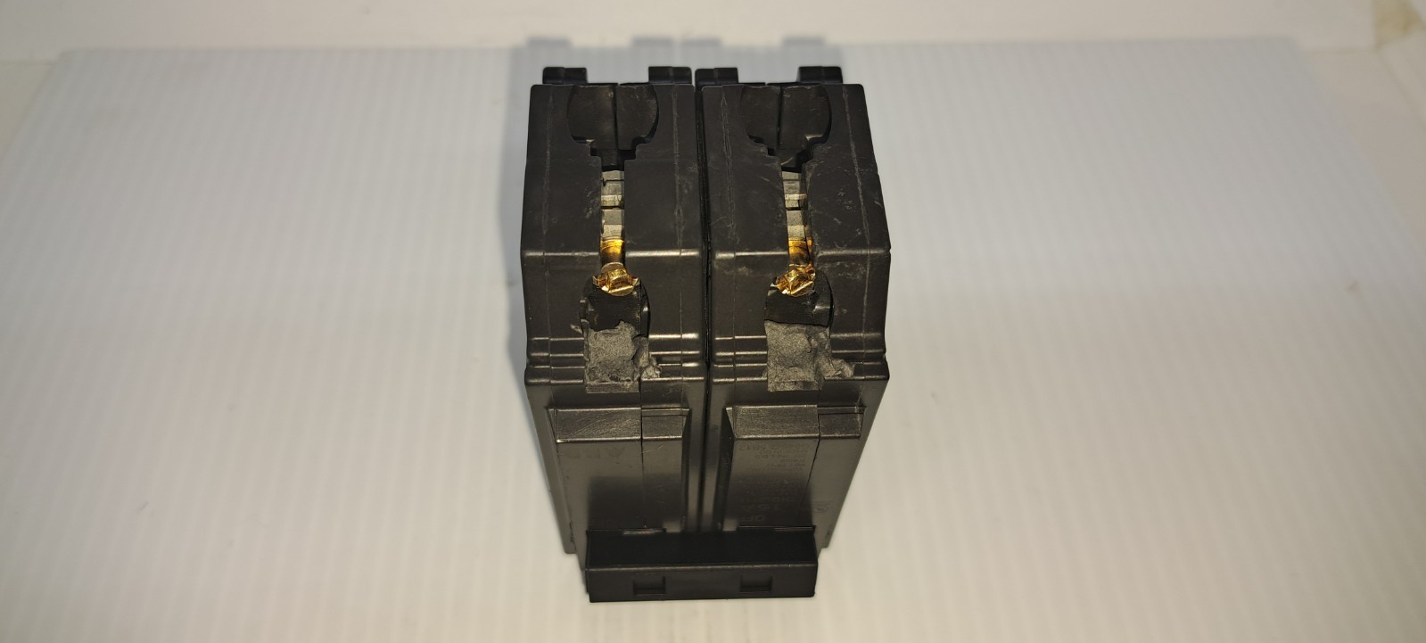 ABB THQL2115 2 Pole 15 Amp 120/240 Volt Plug On Circuit Breaker THQL2115A NEW