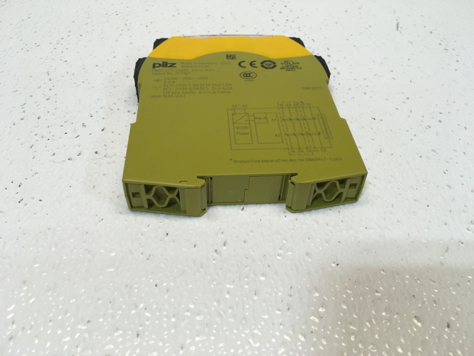 Pilz PNOZ S7 C 4 N/o 1 N/c 751107 Safety Relay