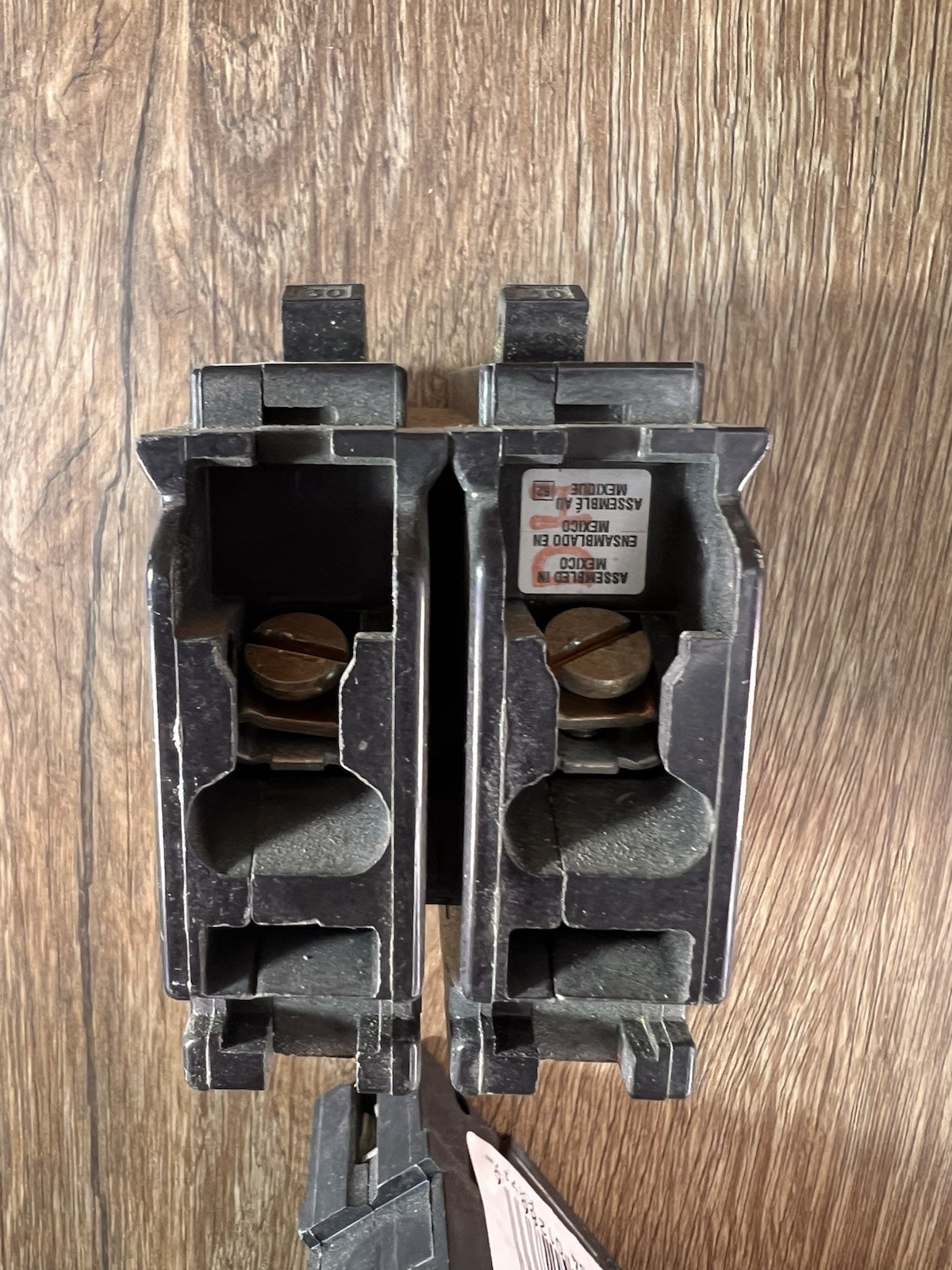 Square D Homeline HOM230 30 Amp 240 Volt 2-Pole 1-Phase Circuit Breaker
