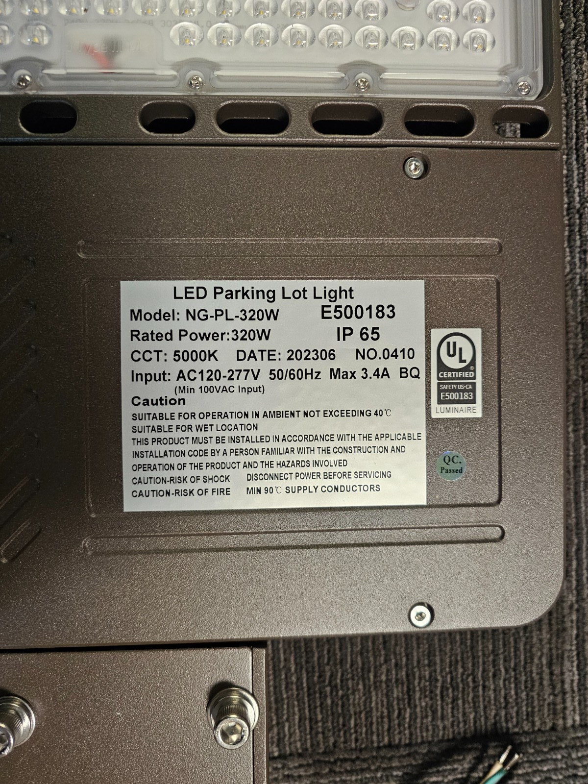 NG-PL-320W LED Parking Lot Light 44800LM 5000K 120-277VAC 5000K+ Photocell