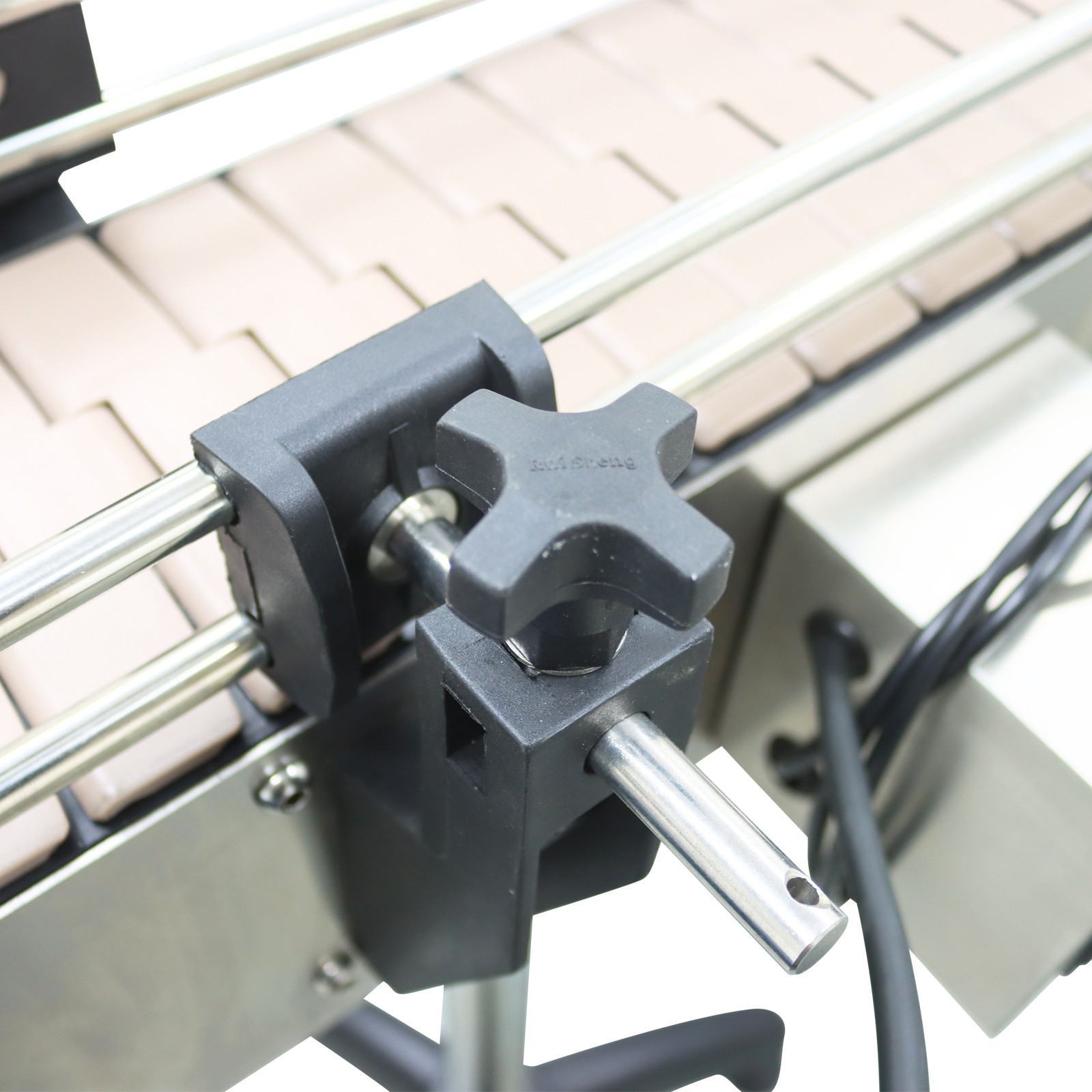 Various Size 110V/60HZ Conveyor Belt Chain Plate Conveyor for Assembly Line