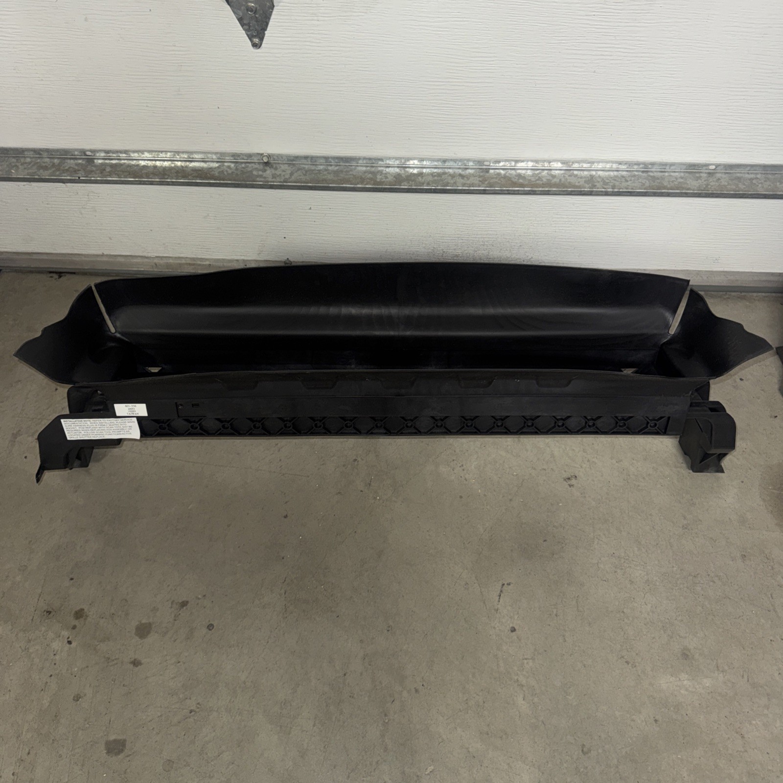 Dorman 601-356 Radiator Grille Shutter Assembly 2016-20 Nissan Rogue