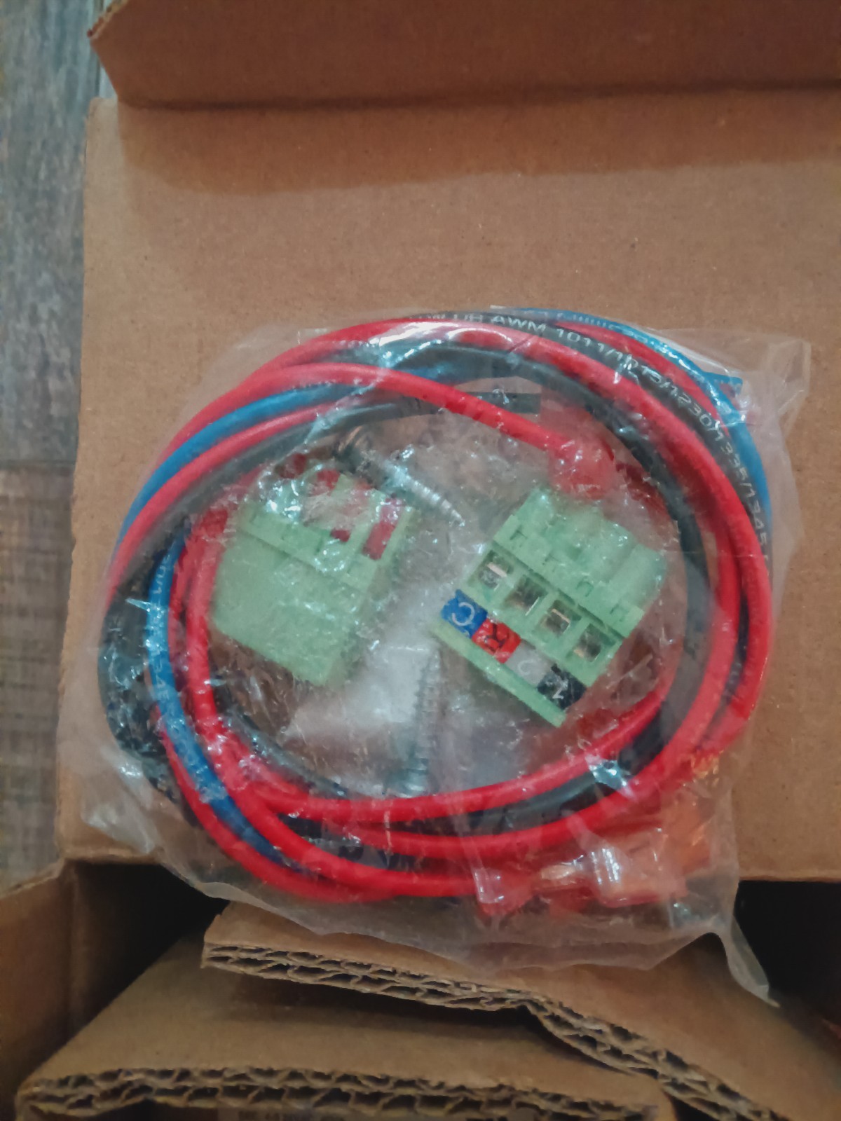 Honeywell AT140B1024 Transformer 1-COM 2-208V 3-240V 60Hz 0.22A 1755 OEM NEW