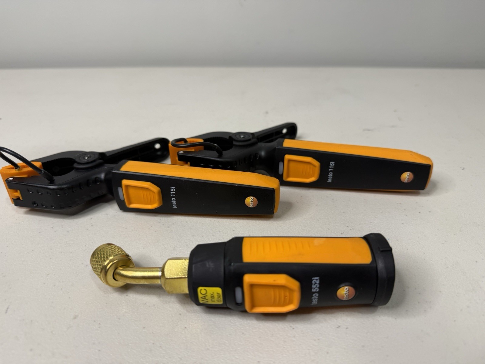 Testo 557s Smart Digital Manifold Kit w/ Hoses & Wireless Probes- Barely Used