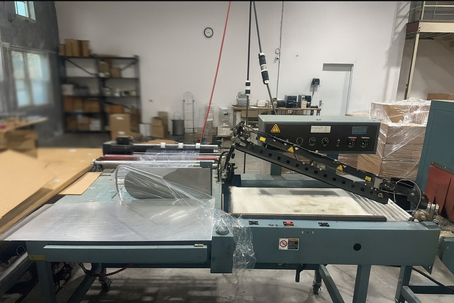 Shanklin S-24BL Semi-Automatic L-Sealer, Right Feed