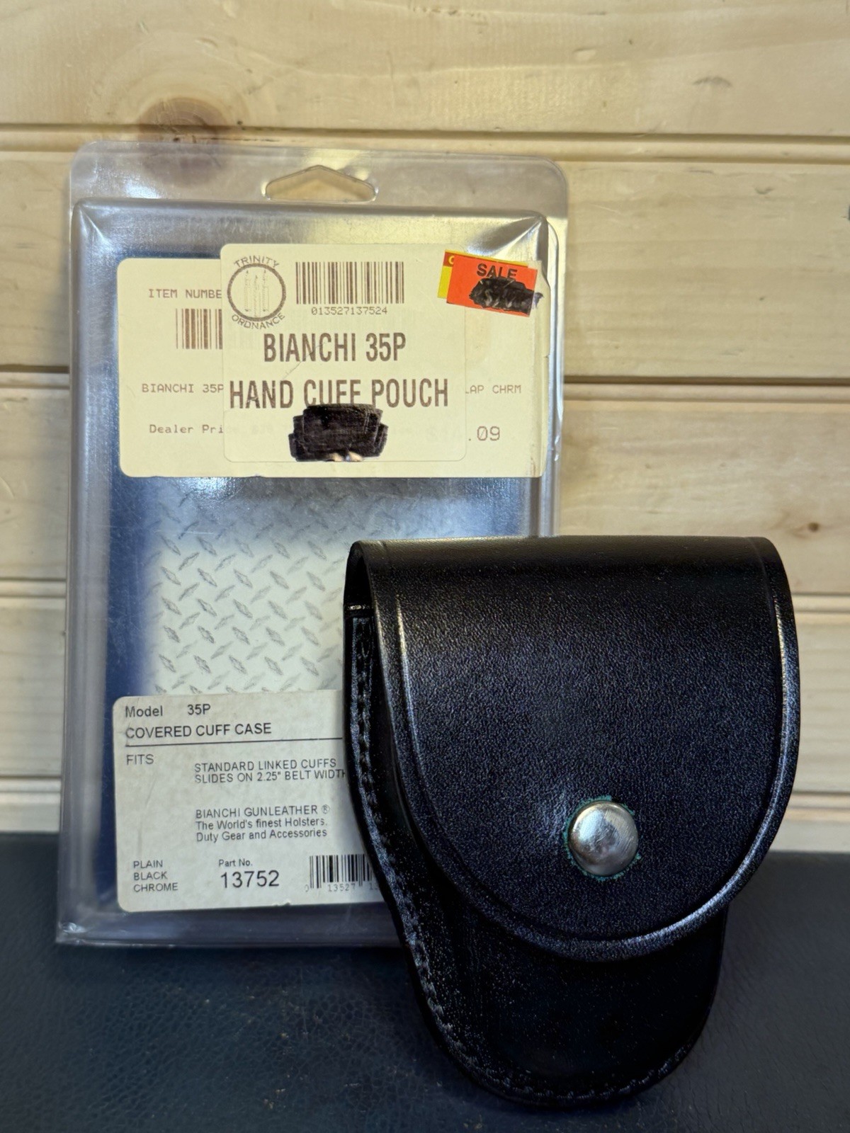 Bianchi 35p coverd cuff case handcuff Black Leather Part No. 13752 2.25” Belt