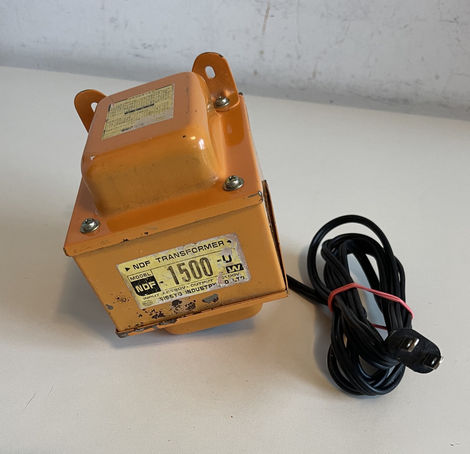 NY Free Pickup NISSYO NDF-1500U Down Transformer AC 120V to AC 100V 1500W 60 Hz
