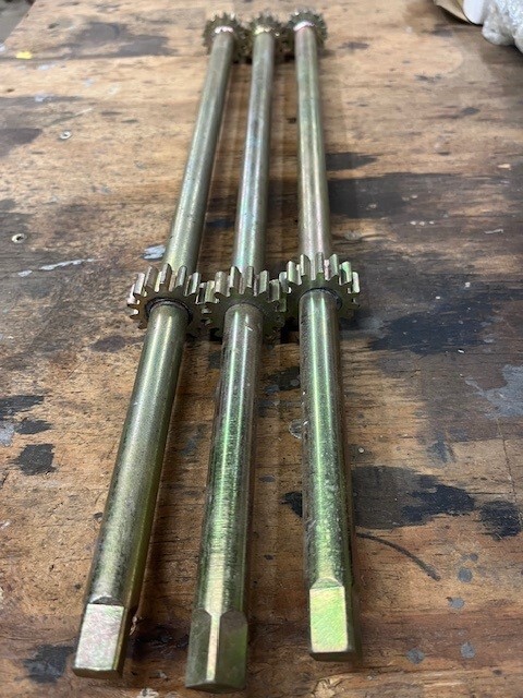 Daniel Senior Valve & Plate Carrier Shaft 10″