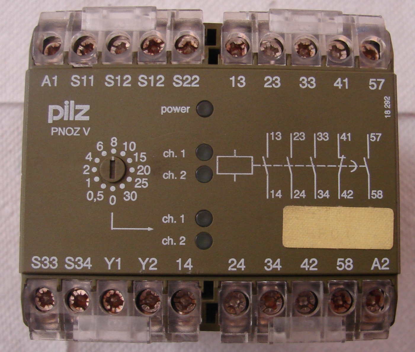 PILZ PNOZV 30/24VDC 474790 Safety relay