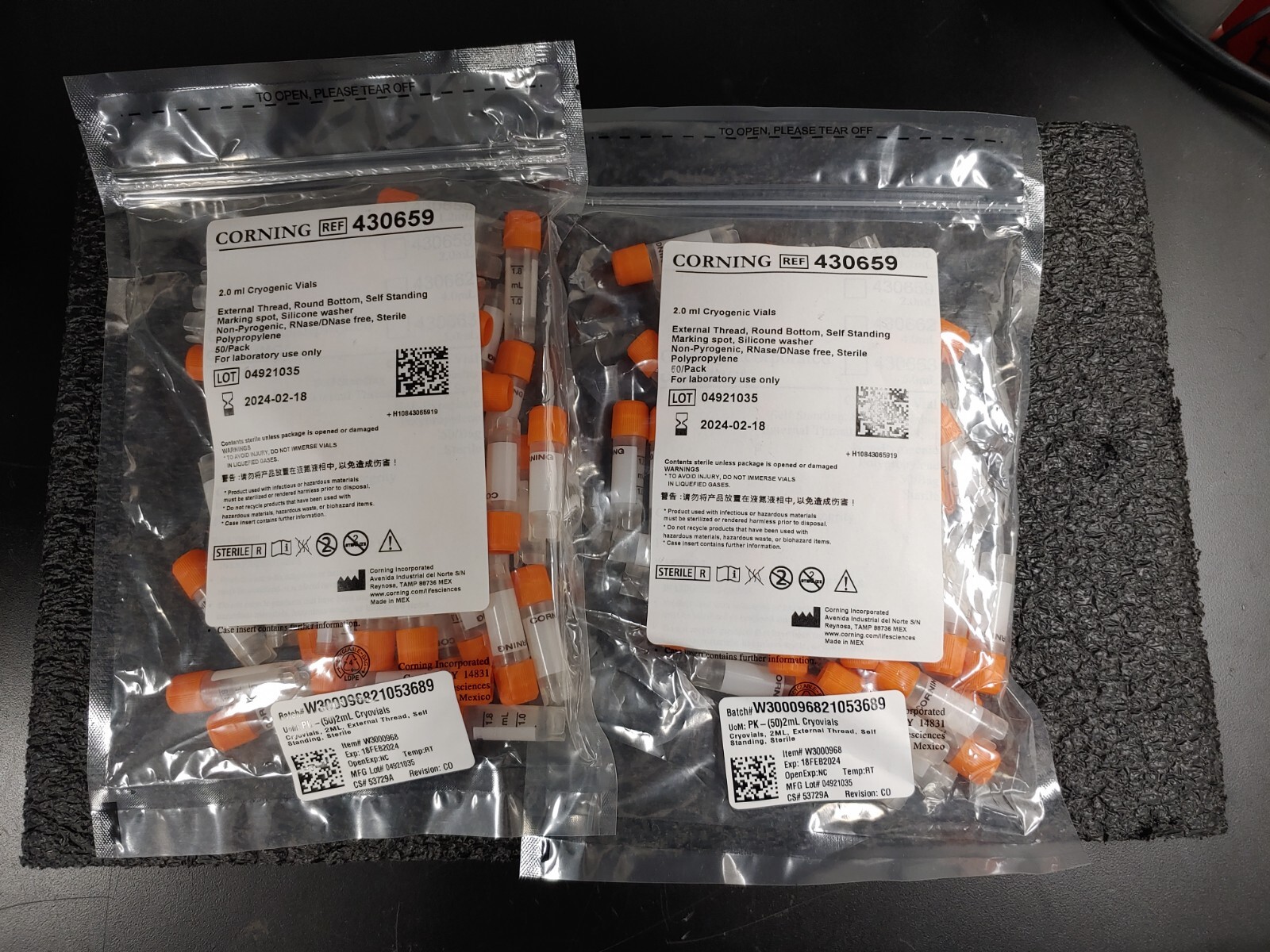 Lot of 2 100pcs Total CORNING 430659 2.0mL Cryogenic Vial 50/Pack