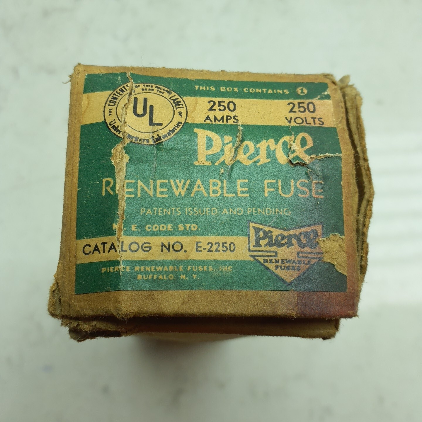 Pierce E-2250 250A Amp Renewable Fuse 250 Volt Capacity 201 To 400 Amps New
