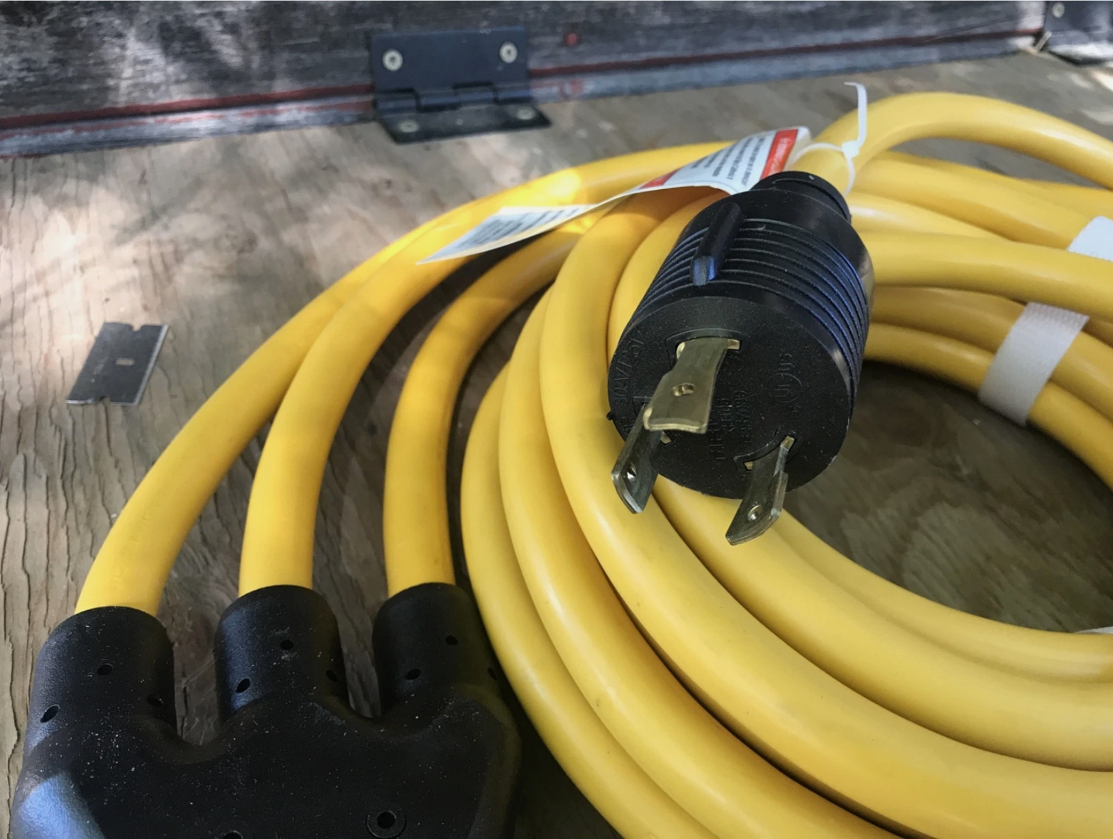 Ningbo Xuanhua 30A 125V 2500W Power Supply Cord 3-Way 24’ for a 10AGW Generator
