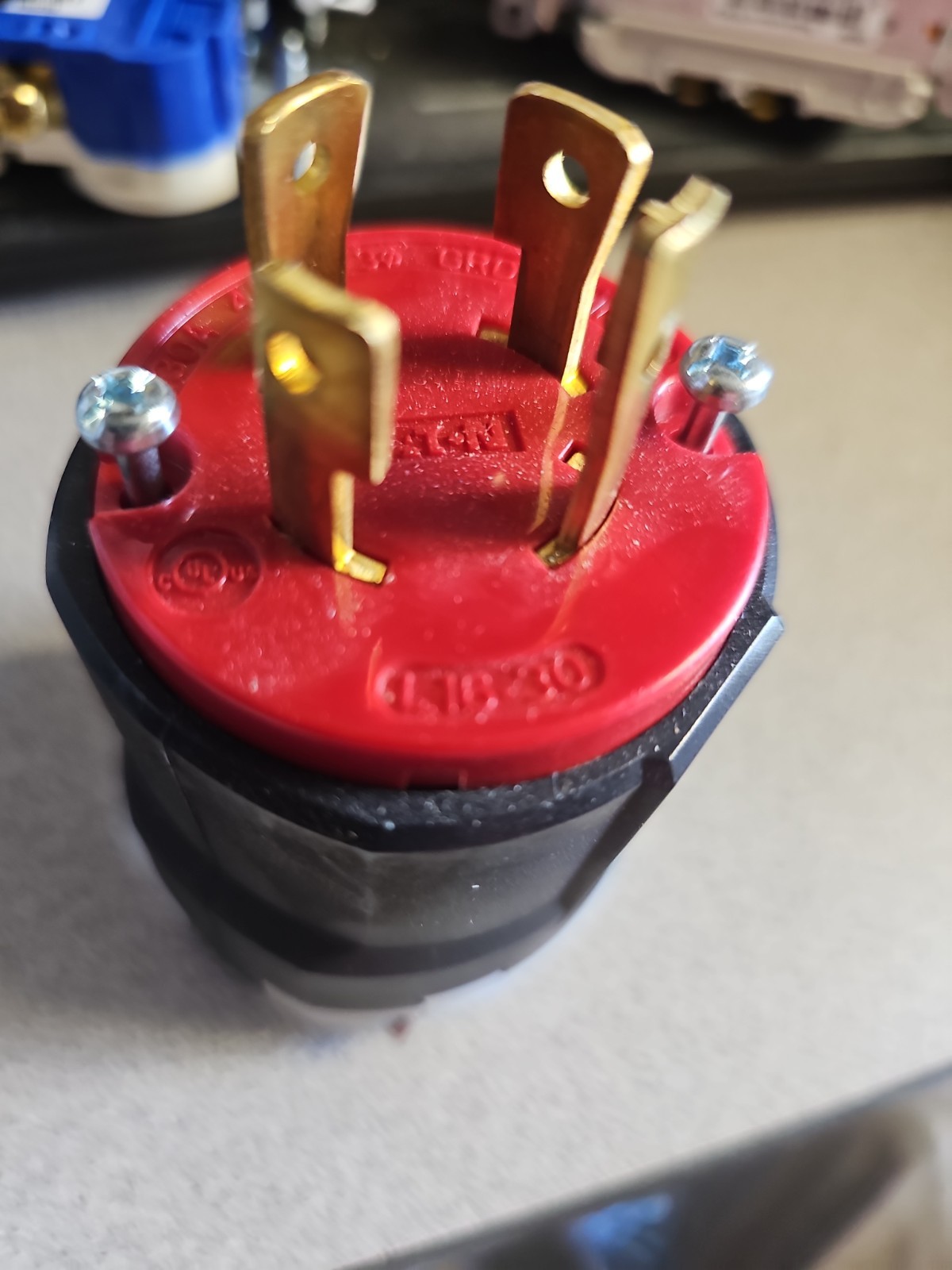 Eaton AHCL1630P HBL2731 71630NP L16-30P 30 Amp 480V Twist Lock Male Plug No Box