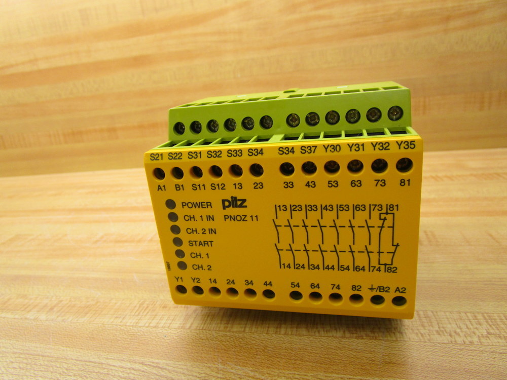 Pilz PNOZ-11 24VAC 24 VDC 7n/o 1n/c Relay 774080