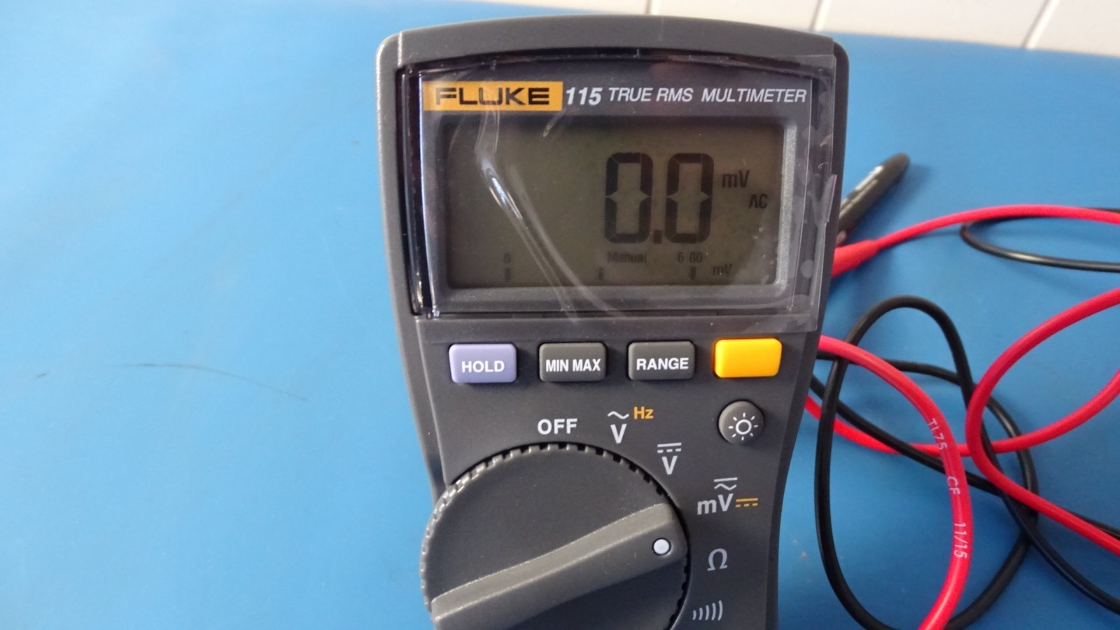 Fluke 115 True RMS Digital Multimeter