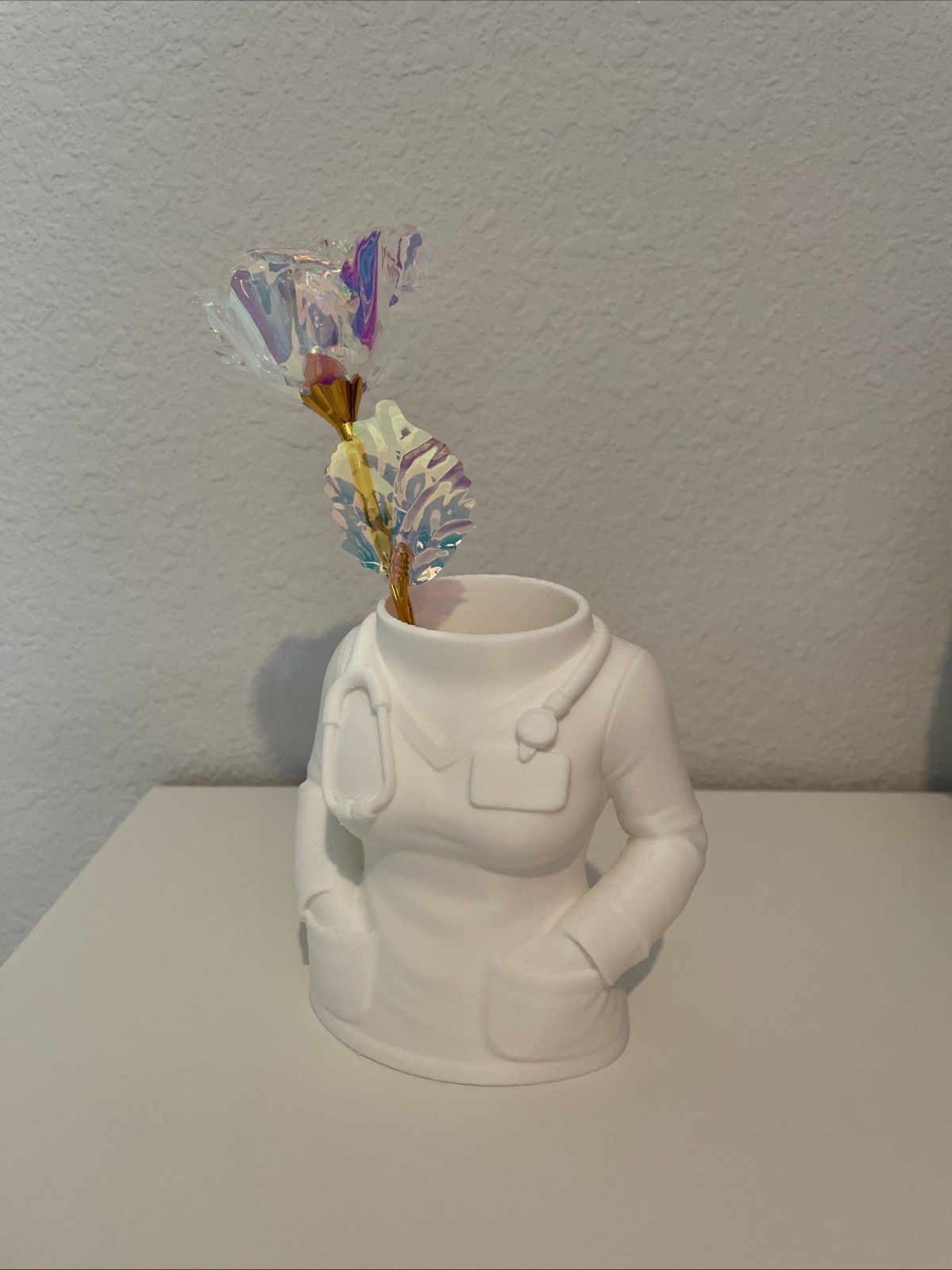 Pen stand, comb, pencil stand, brush stand, white medical jacket