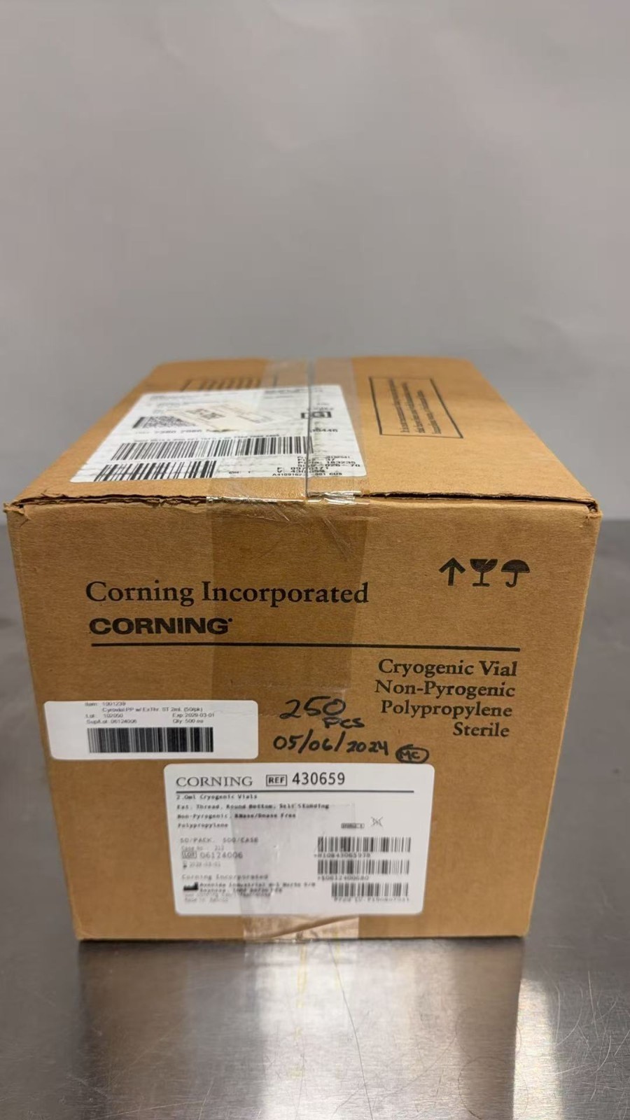 Corning 430659 2mL External Threaded Cryogenic Vial Round Bottom, Exp 2029