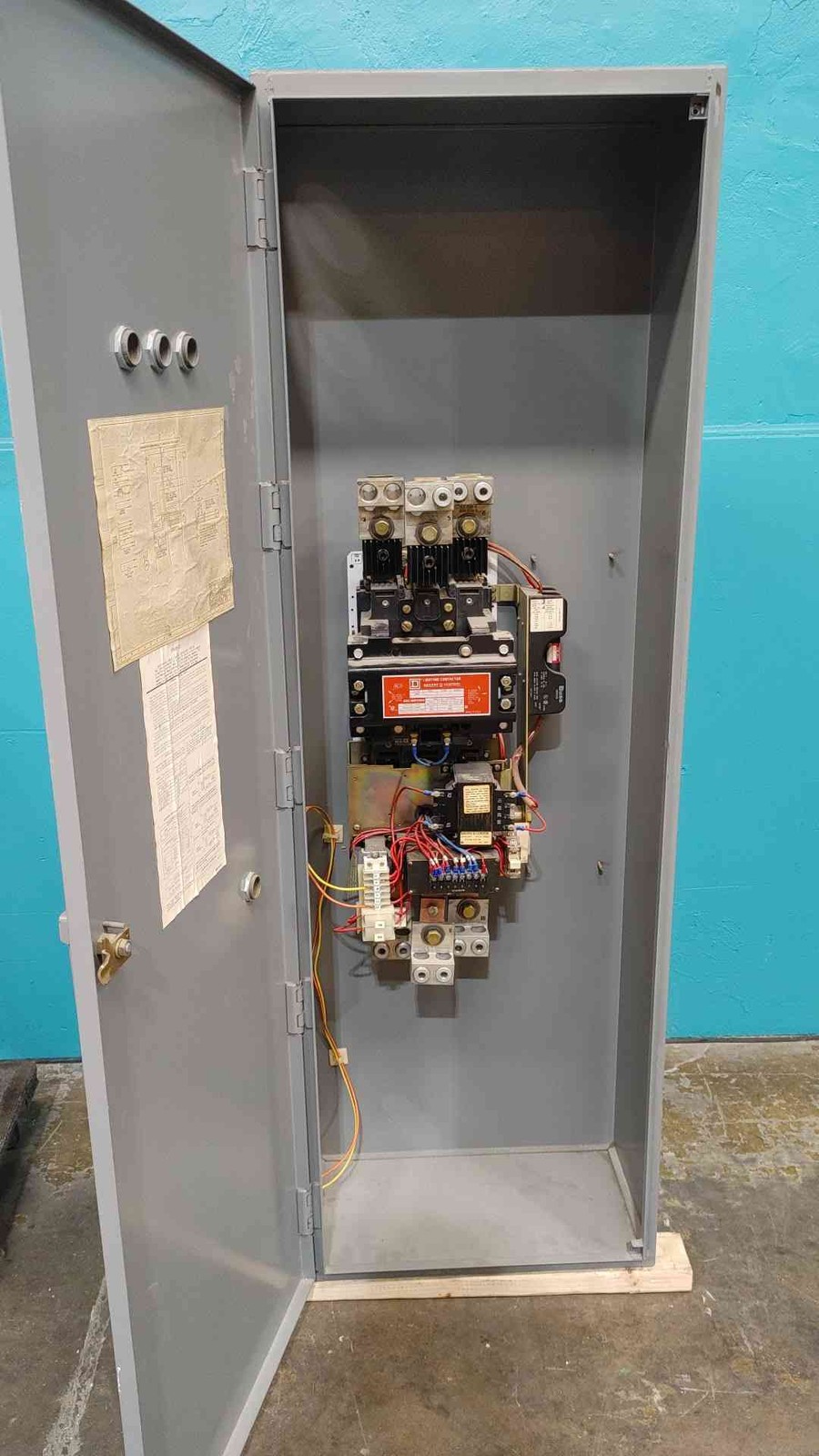 Square D 8903 SZO2 600A 600V 3-Pole Electrically Held Lighting Contactor