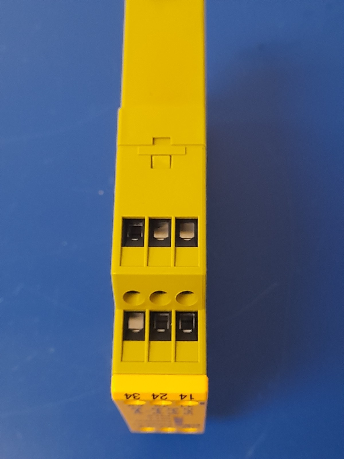 PILZ 774300 PNOZ X1 24VAC/DC 3n/o 1n/c