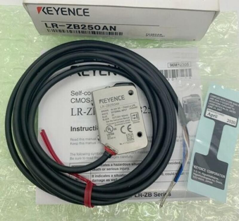 KEYENCE LR-ZB250AN Laser Sensor New