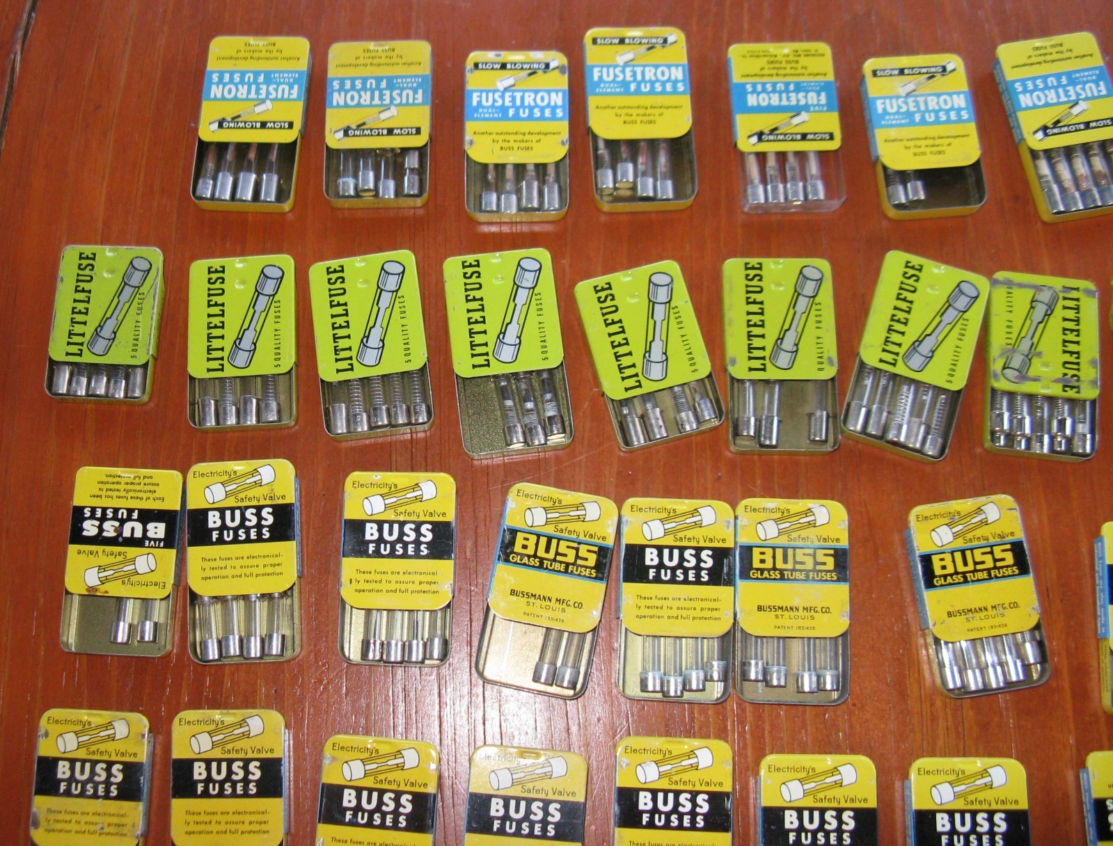 Huge Lot Vintage Automotive Fuses Car Truck Variety 280+ Fuses in Case