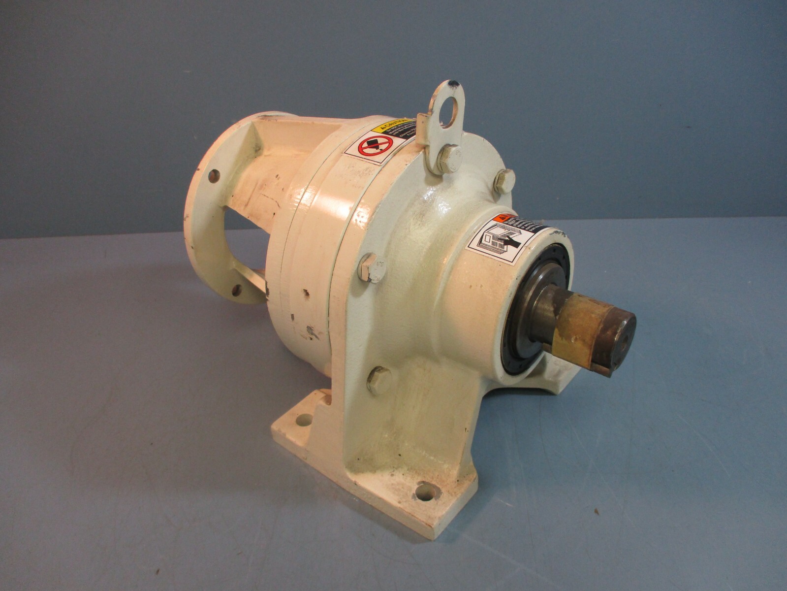 SM-Cyclo CNHJS-4115Y-87 Gear Reducer 87:1 Ratio 1.44HP 1750RPM