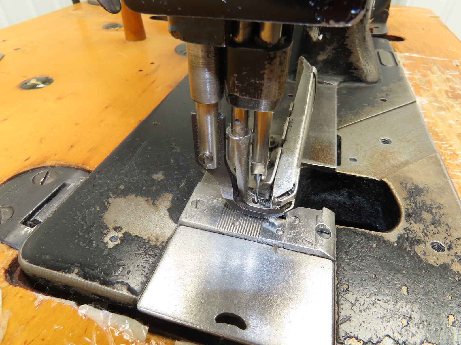 Singer 108W7 Industrial Sewing Walkling Foot Machine W/Vertical Shear 220VAC 3Ph
