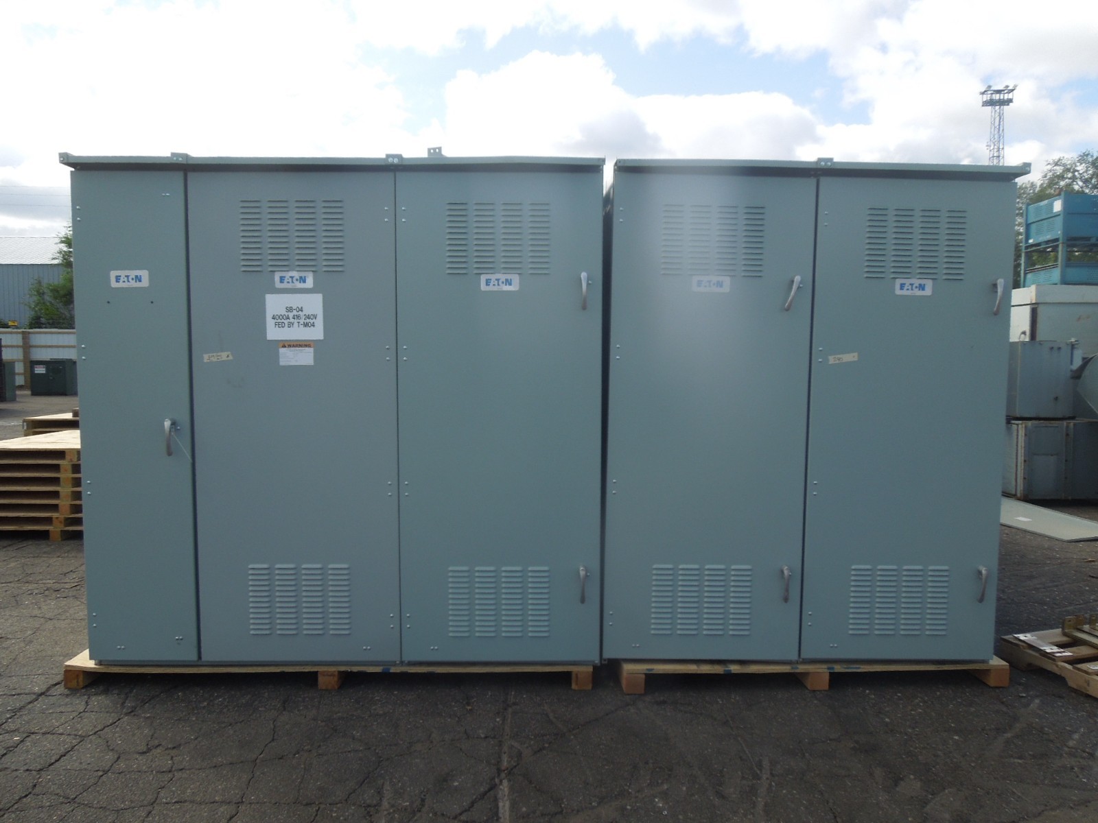 Eaton 4000A 3ph 415/240V Main Breaker Switchboard w/ 48- HFD3080 Breakers 3R