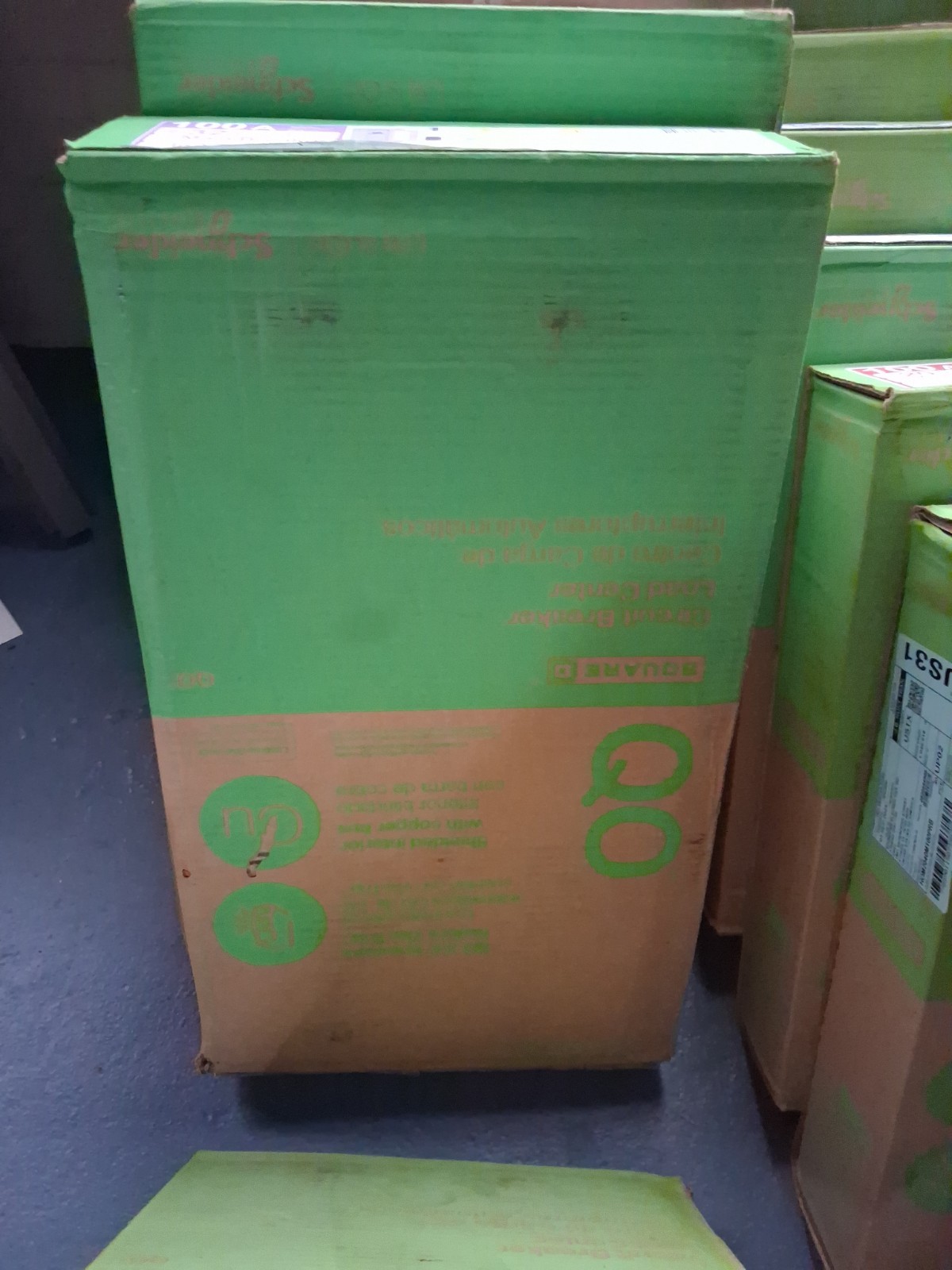 Main Breaker Plug-On Neutral Load Center QO 100 Amp 32-Space 32-Circuit Indoor