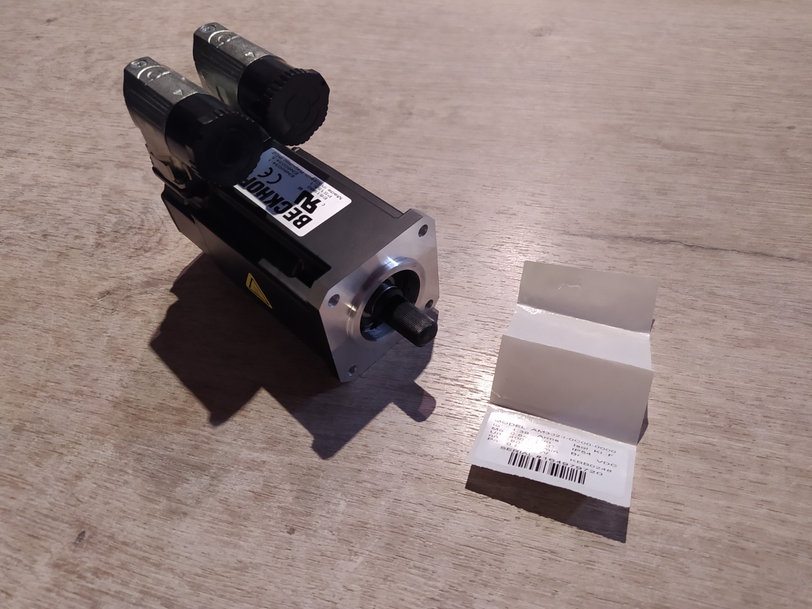 BECKHOFF AM3022-0C00-0000 SERVO MOTOR [NEW]