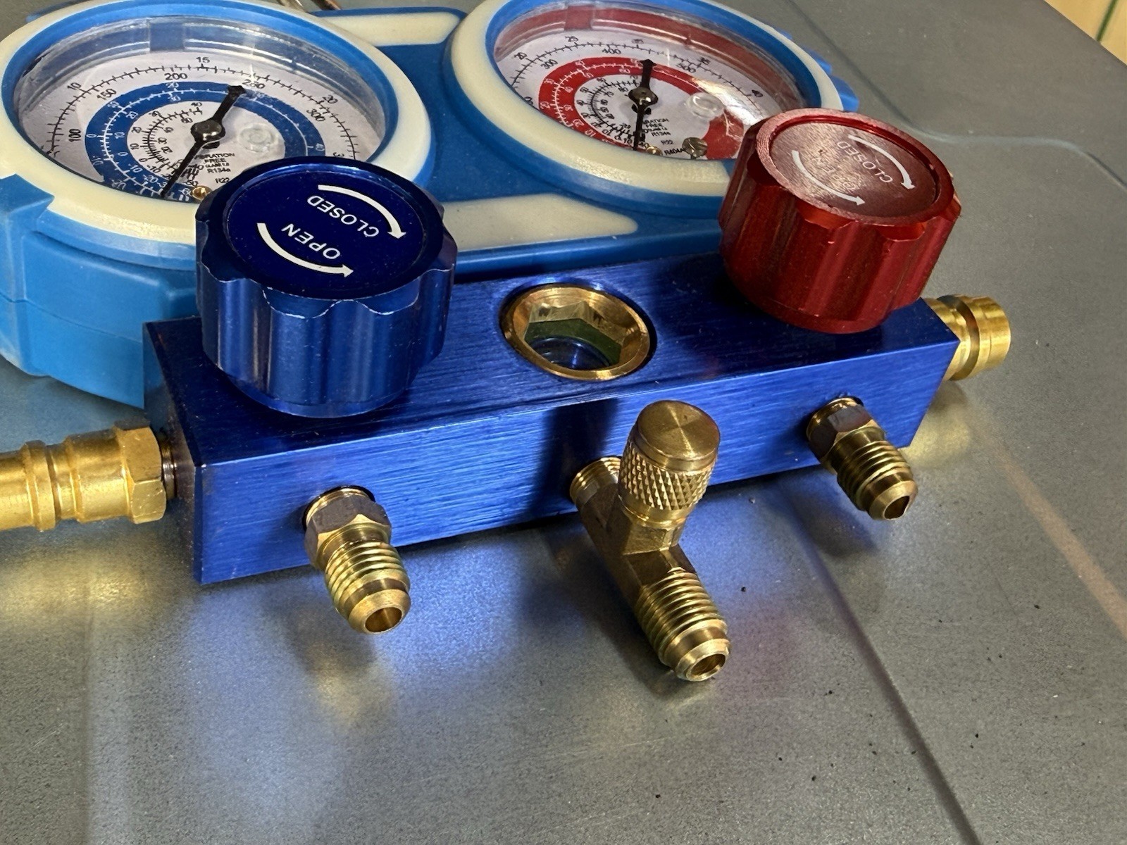 Services R134a R410a R22 R404a Ac HVAC Diagnostic Charging Manifold Gauge
