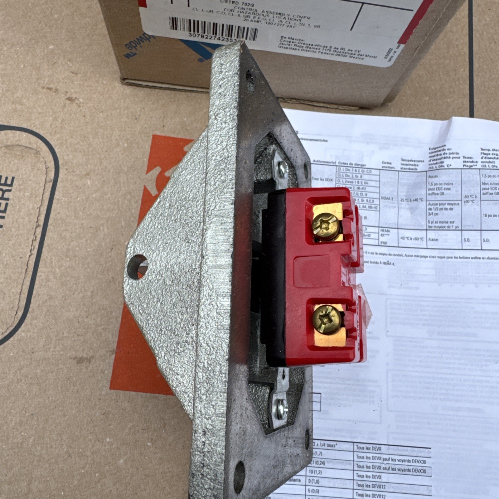 Eaton Crouse Hinds DSD933 Explosion Proof Front Operation Snap Switch Cover 1P