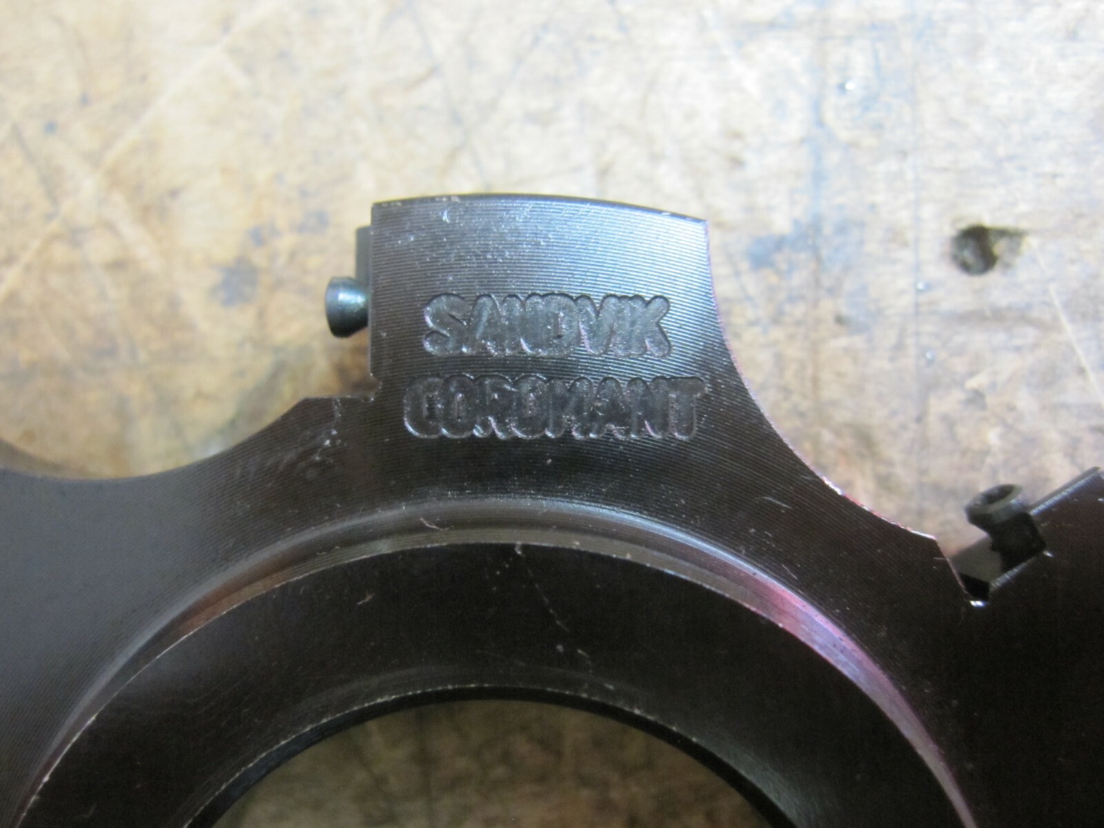 Sandvik 431-240242 N38 3-1/8″ X 1/4″ 6 insert indexable slot mill cutter 1-1/2″